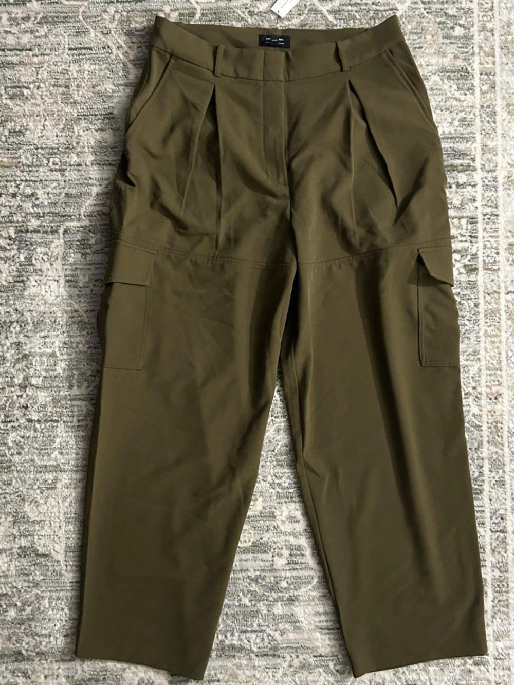 Women’s Banana Republic Olive high rise Cargo Pants